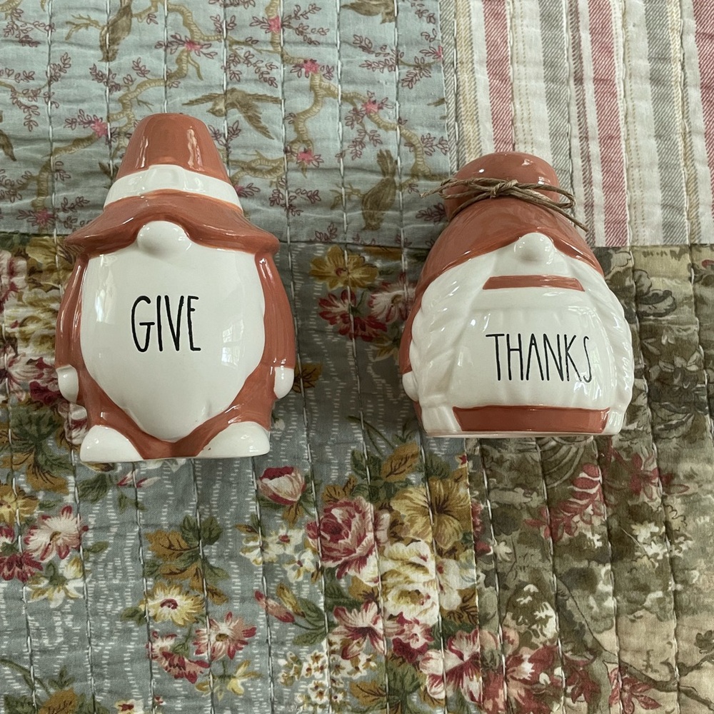 Set of raw dunn fall decorations nomes